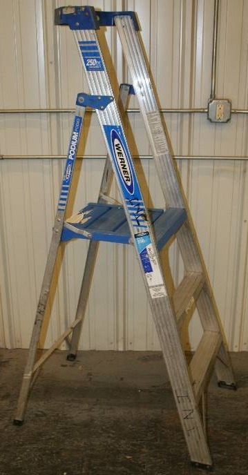 lot 170 image: 3 Podium Ladder