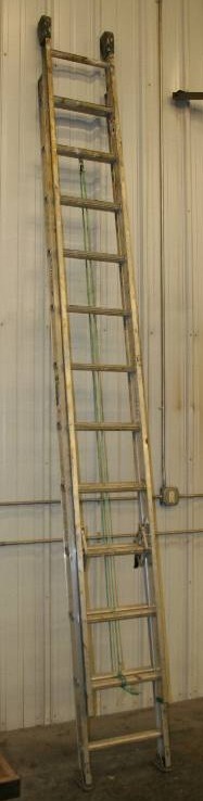 lot 172 image: 24 Extension Ladder
