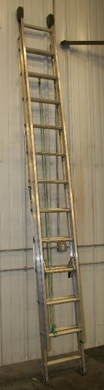 lot 177 image: 24 Extension Ladder