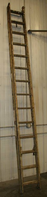 lot 179 image: 28 Extension Ladder