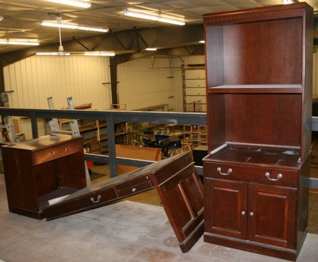 lot 192 image: Three Piece Desk Set