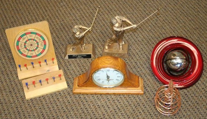 lot 212 image: Knickknacks