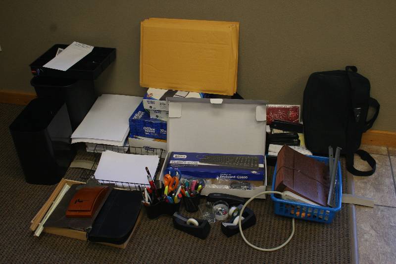 lot 215 image: Misc Office Supplies
