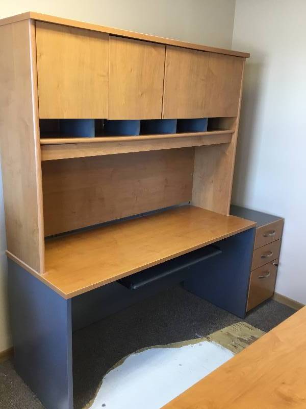 Desk with hutch - With small 3 Drawer unit