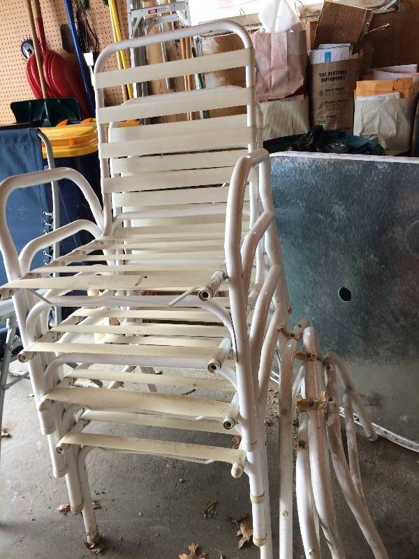 lot 10 image: Outdoor Patio Set 4 Chairs Oval Glass Table - Chair Bindings Are Secure - Needs Light Clean Up - Table Legs Need New Bindings