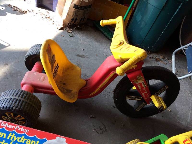 lot 18 image: Lot OF Vintage Fischer Price Toys - Need Cleaning
