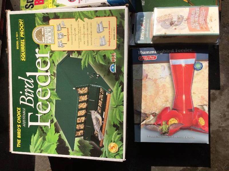 lot 21 image: Lot Of Birdfeeders  Some New In Box
