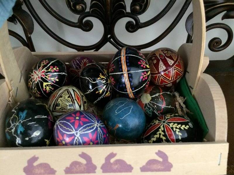 lot 45 image: Large Lot Of Vintage Ukrainian Hand Painted Wood Eggs Folk Art Beautiful  Includes Easter Bunny Basket Excellent Condition