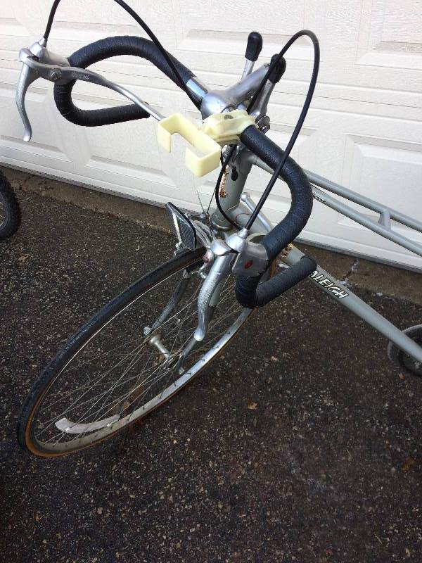 lot 79 image: WOWOW $$$ RARE FIND VINTAGE Raleigh Reliant Womens 10 Speed Bike - In Excellent Condition For Age Check It Out - Seat Even Looks New