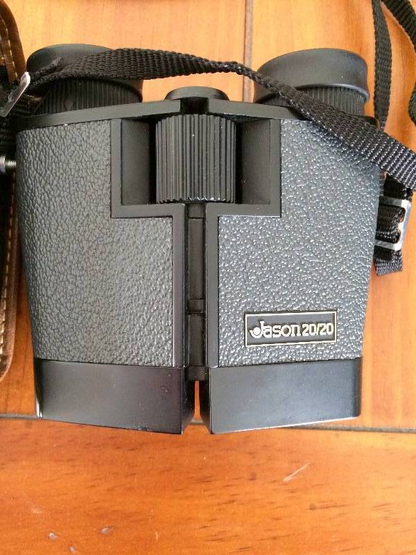 lot 90 image: Lot of 2 binoculars
