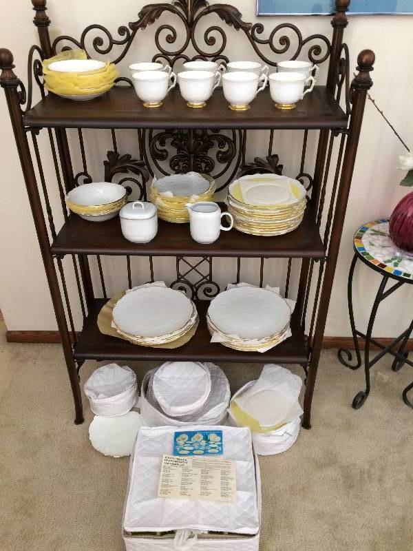 lot 99 image: Beautiful China Set By Ansley China Company Golden Crocus Pattern  Excellent Condition - No Chips, Scratches or Cracks