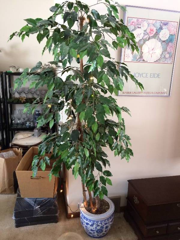 lot 106 image: Very Large Artificial Plant In Asian Fishbowl- Excellent Condition