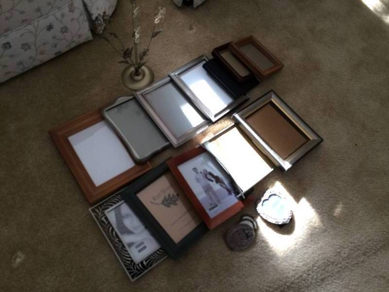lot 110 image: Assorted Nice Frames - Look New