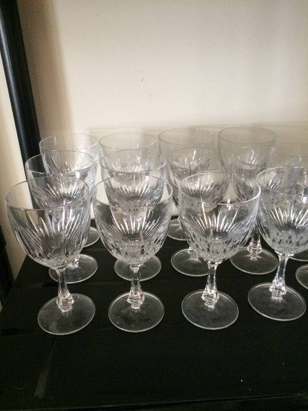 lot 130 image: Lovely Vintage Crystal Goblets