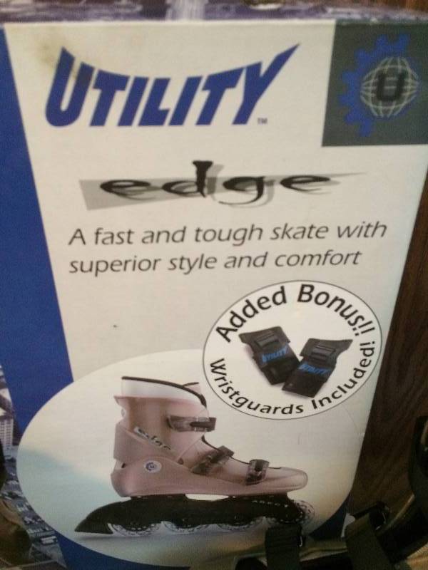 lot 145 image: Boys Inline Skates with Knee & Elbow Pads - Great Condition Size 7