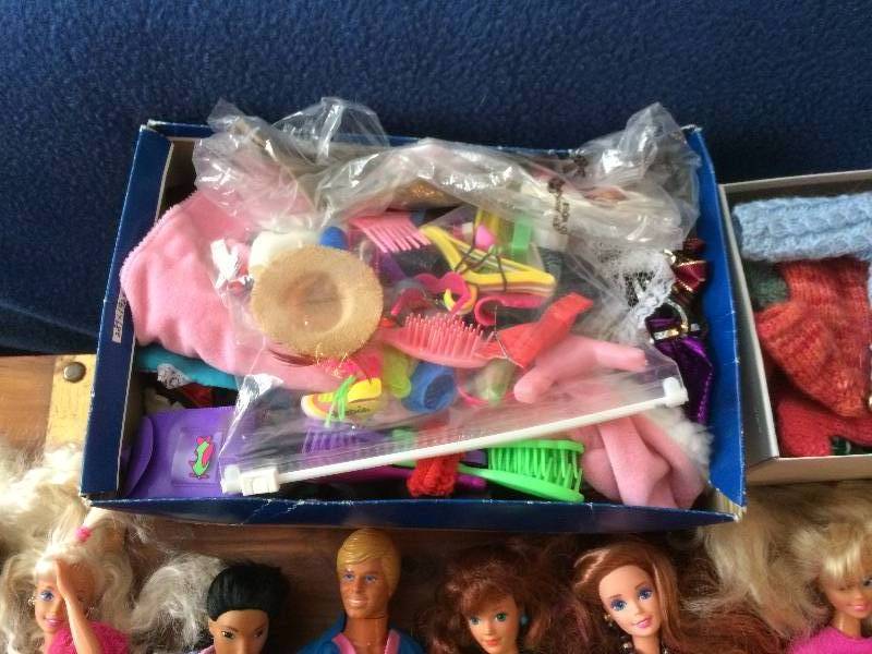lot 152 image: WOW Huge Lot Of Vintage Barbies Plus Accessories and Clothes - Great Condition
