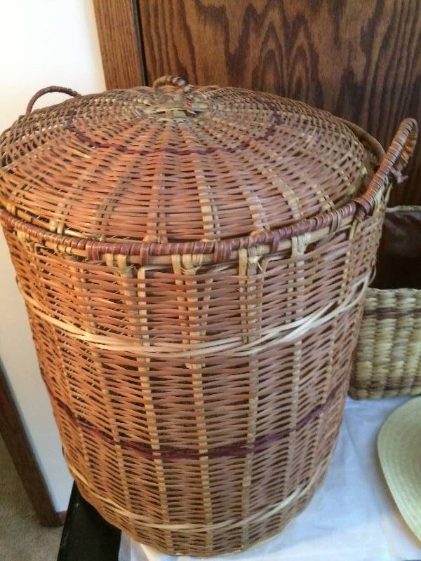 lot 158 image: Peruvian Wicker Baskets Etc