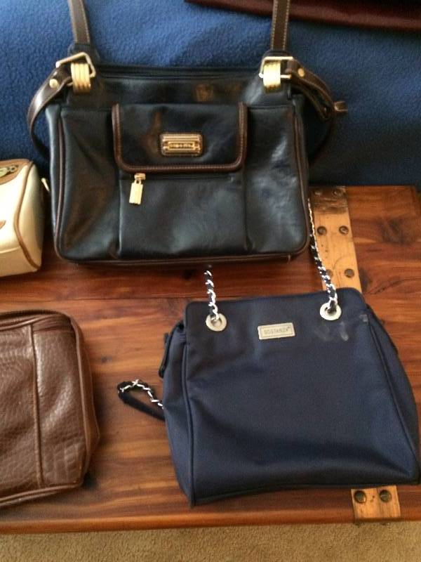 lot 159 image: Large Lot Of Leather Purses Etc