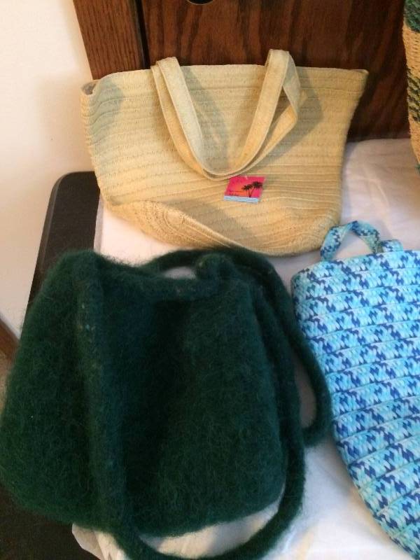 lot 161 image: Assorted Beach Bags