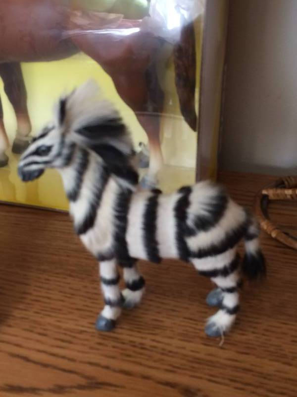 lot 178 image: WOW Collectible Vintage Breyer Horse Lot includes Appaloosas Adult & Foal Plus American Quarterhorse & Fur Filled Zebra