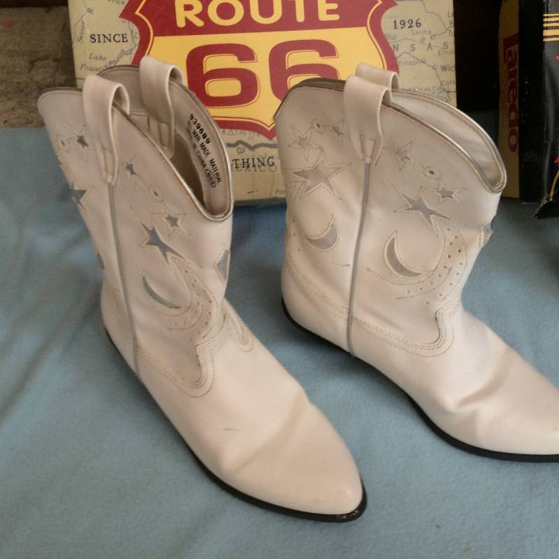lot 182 image: 2 Set Of Boots Lot