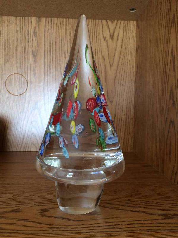 lot 187 image: Art Glass Christmas Tree