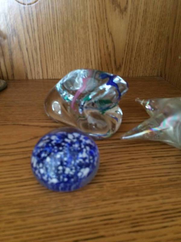 lot 196 image: 3 Art Glass Paperweights