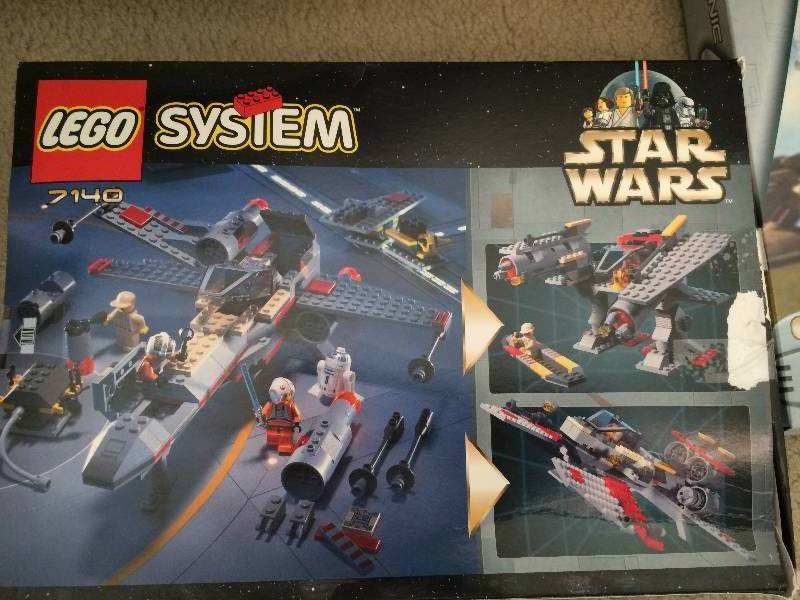 lot 197 image: Lego Star Wars X-Wing Fighter