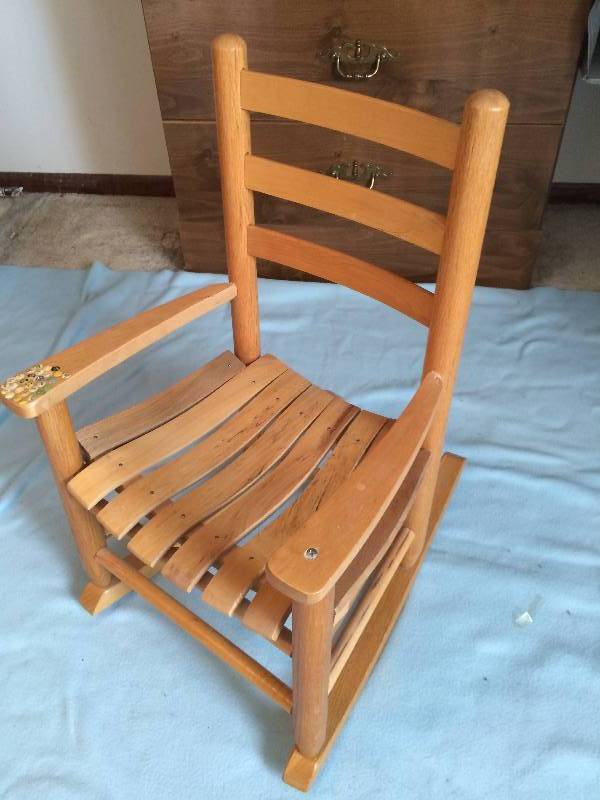 lot 208 image: Vintage Childs Wood Rocker