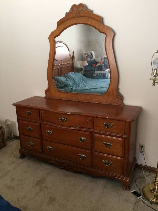 lot 211 image: Beautiful Vintage Carved Wood Dresser With Mirror - Excellent Condition (64W x 19D x 33 H)