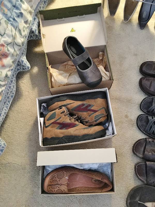 lot 64 image: Giant Lot Of Shoes - Size 8 or 8 12