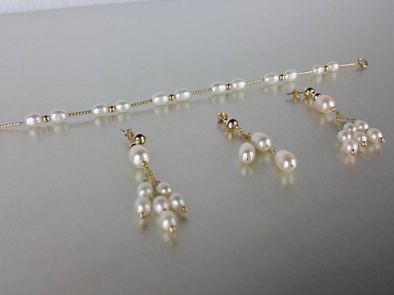 lot 25 image: Pearl Bracelet, Earrings, Pendant Set in 14k Gold - $2900 Retail