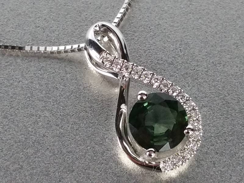 lot 34 image: Shane Co. Diamond Pendant in 14k Gold