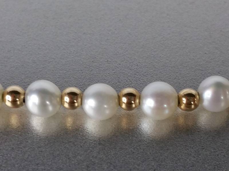 lot 41 image: Genuine Pearl Necklace in 14k Gold High Quality - $2400 Retail