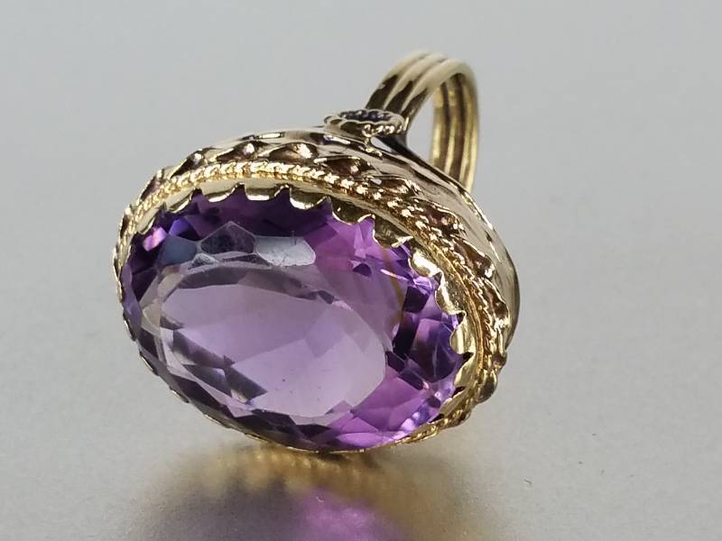 lot 42 image: 30 ct Amethyst Estate Ring in 14k Gold - $2700 Retail