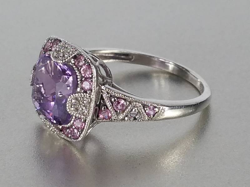 lot 64 image: 2 ct Amethyst Ring