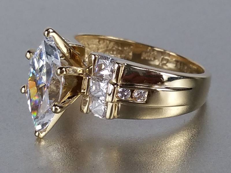 lot 74 image: Marquise Ring in 14k Gold