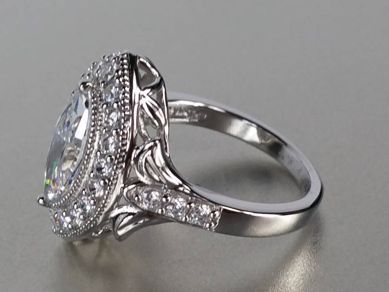 lot 82 image: 2 ct White Sapphire Ring