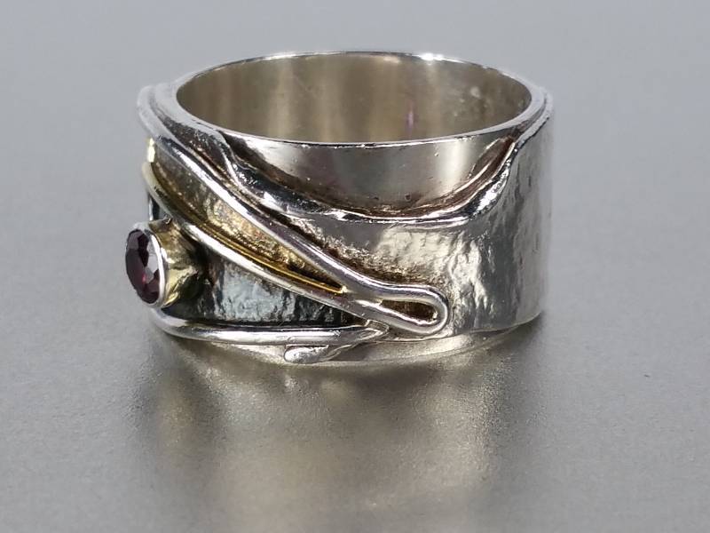 lot 88 image: Ruby Estate Ring
