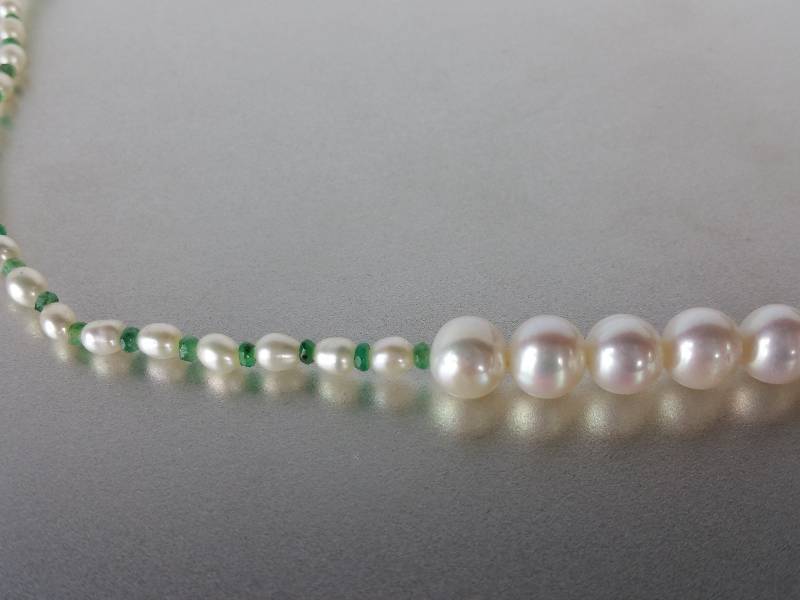 lot 95 image: Antique Pearl Necklace with Emeralds