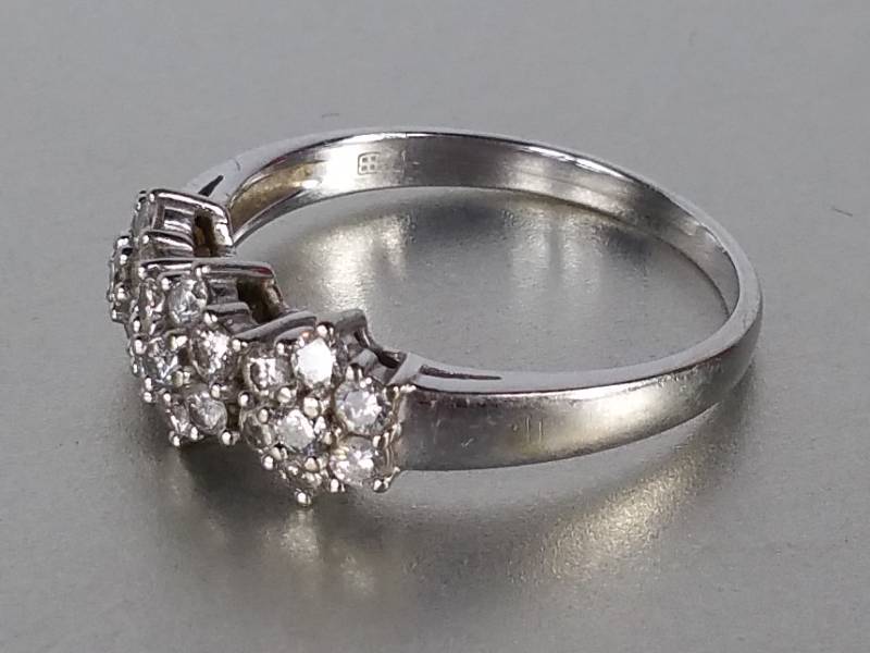 lot 2D image: Diamond Cluster Estate Ring in 18k White Gold