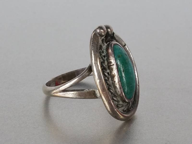lot 103 image: Turquoise Ring in Sterling Silver