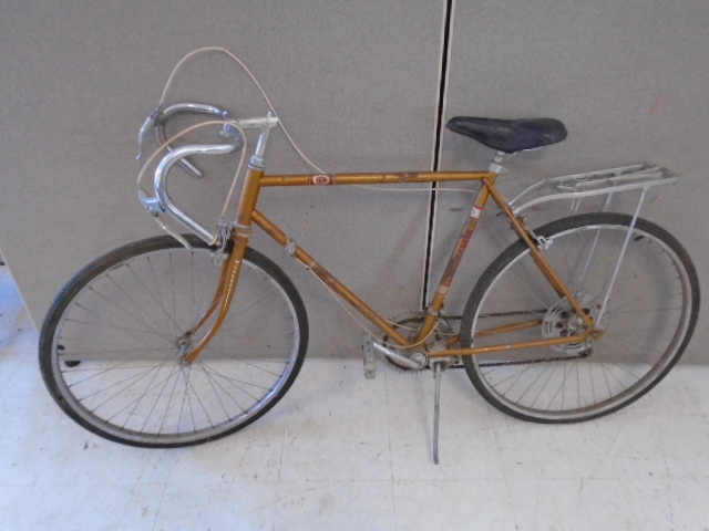 lot 19 image: Vintage Sears Bicycle