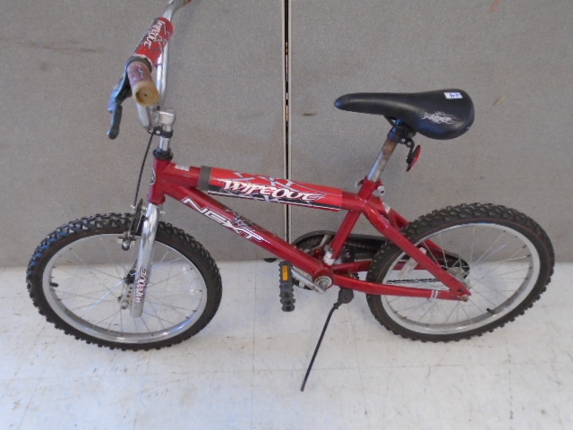 lot 24 image: Next Bicycle