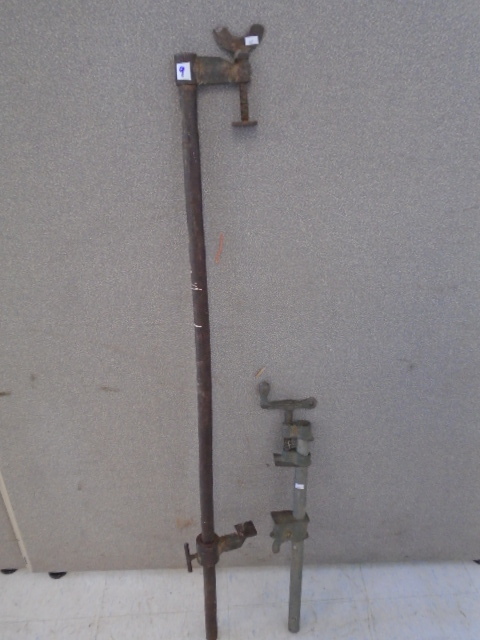 lot 9 image: Pipe Vise