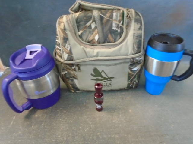 lot 39 image: Travel Mugs and Cooler