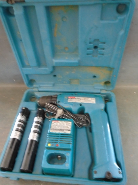 lot 43 image: Makita Cordless Drill