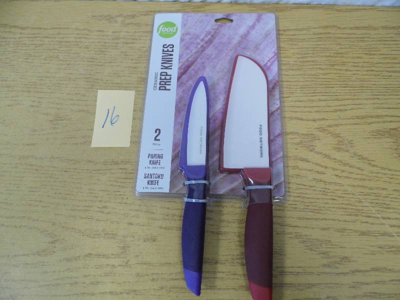 lot 16 image: Food Network Knife Set