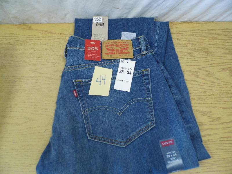 lot 44 image: Levis 505
