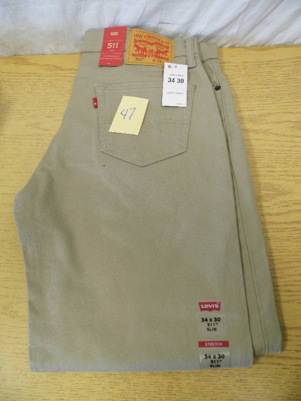 lot 47 image: Levis 511